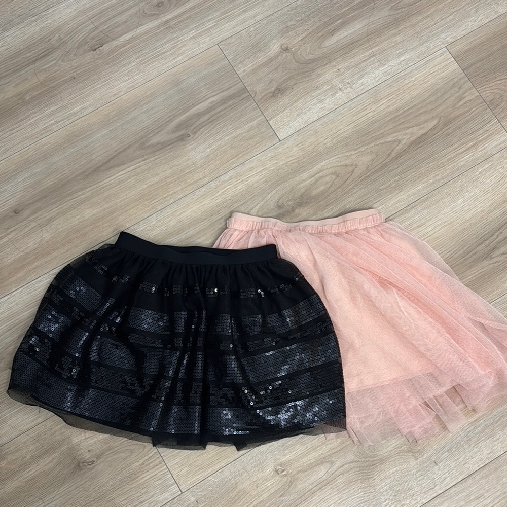 Kids 2 girls tulle (Uniqlo) 5/6 skirt and sequin (cat and jack) size 4/5 skirt